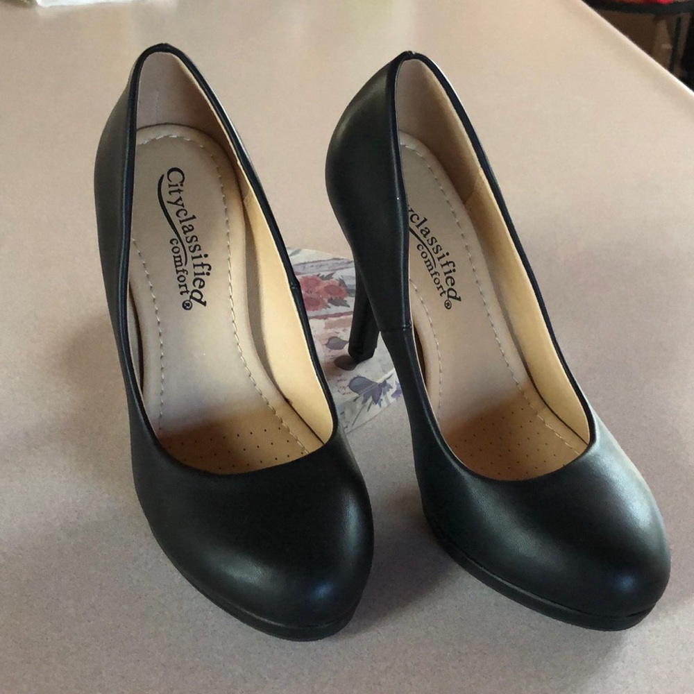 🌸New Black Heels..NWOT